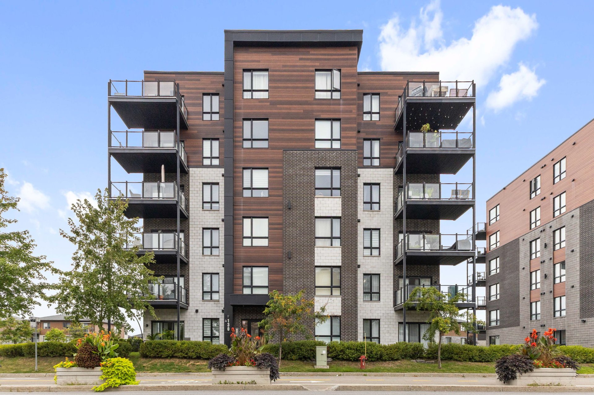 Copropriété à vendre à La Prairie — Façade