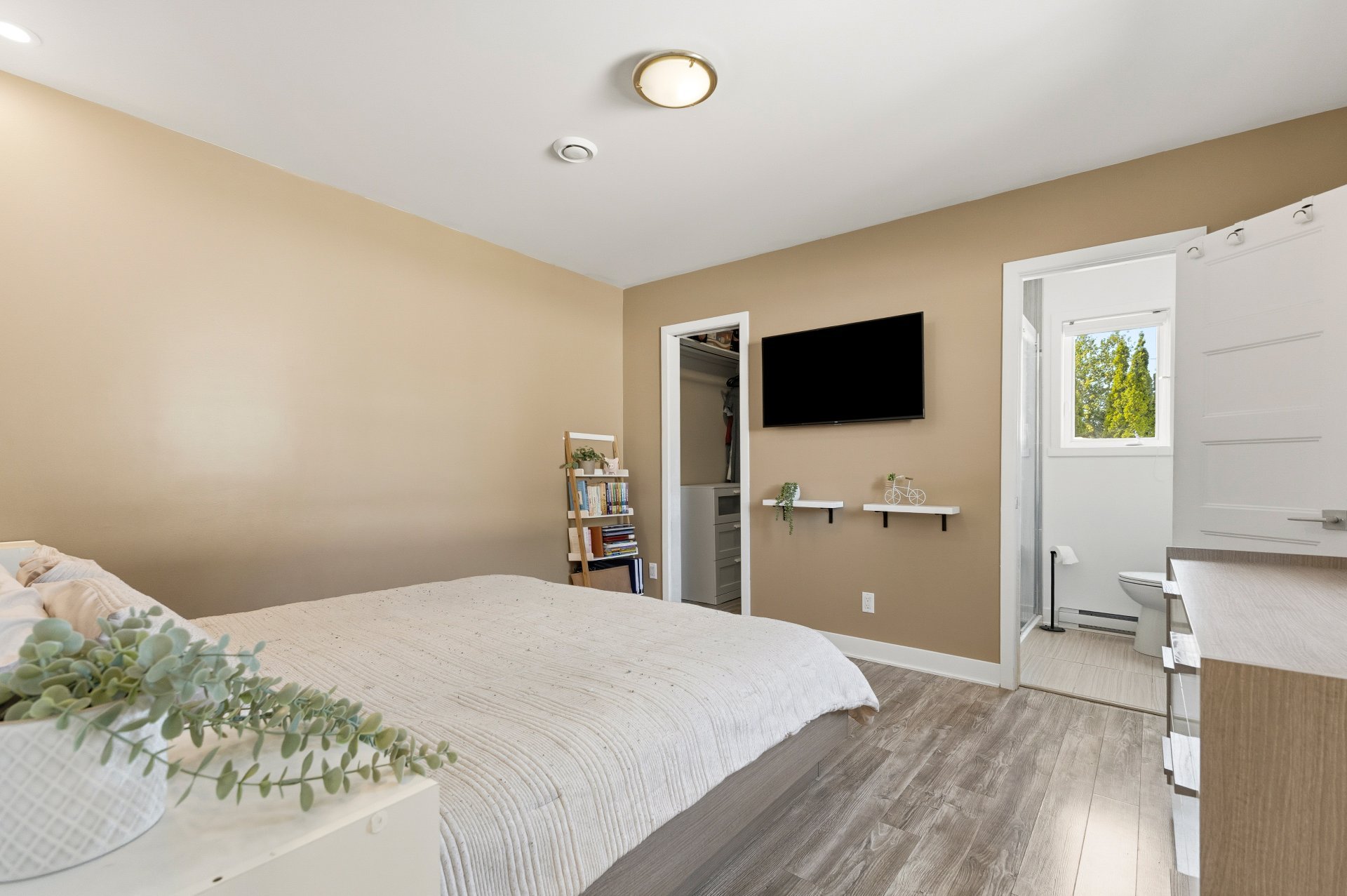 Maison mobile à vendre à Longueuil (Saint-Hubert) — Chambre à coucher principale