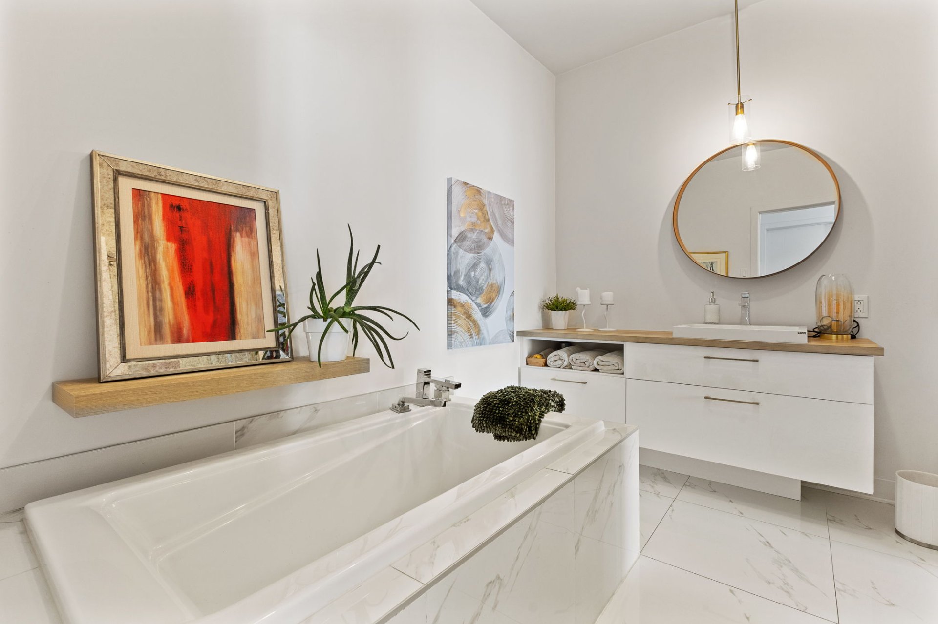 Copropriété à vendre à La Prairie — Salle de bains attenante à la CCP